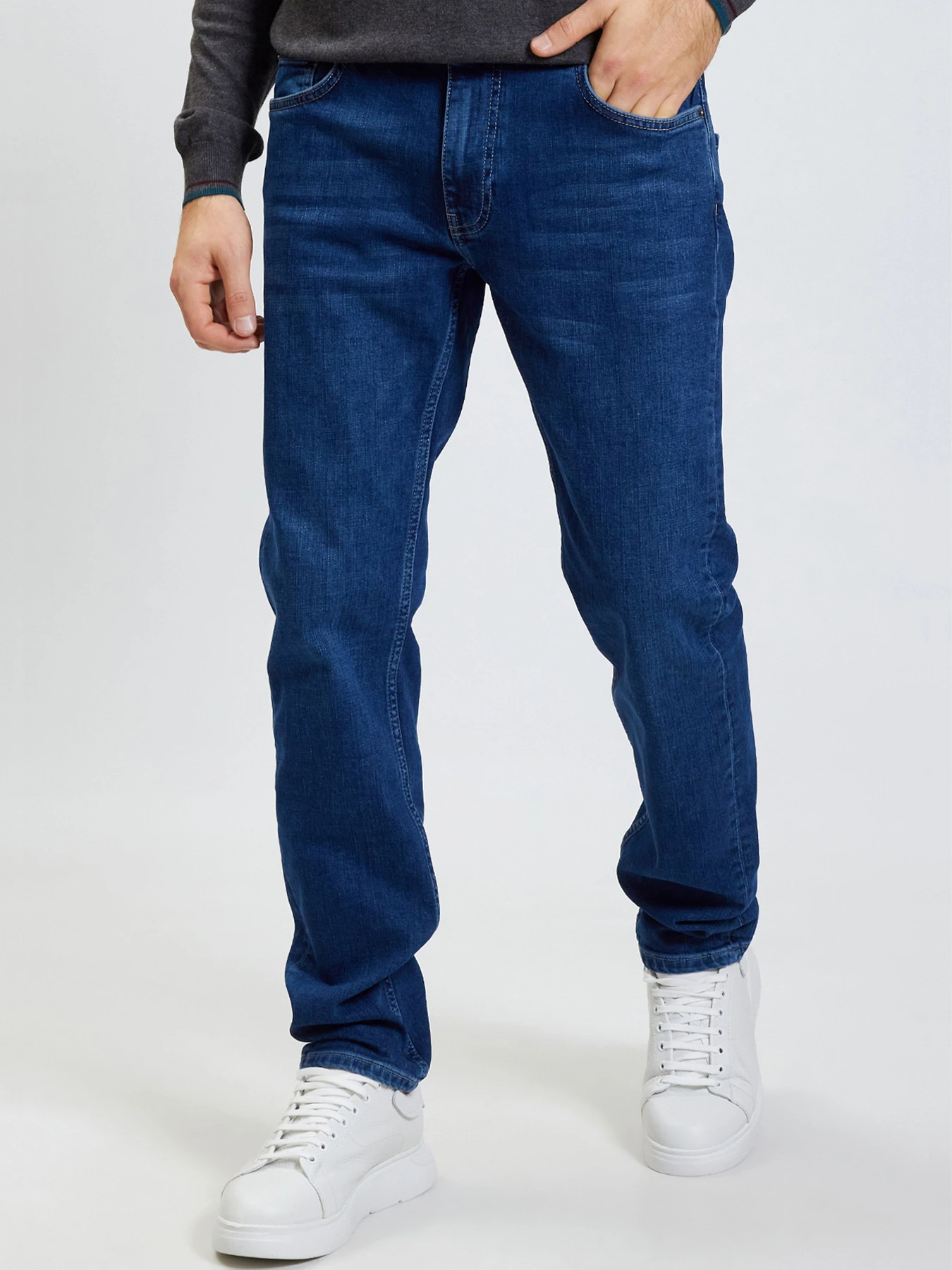 Джинсы Fred Mello модель FMNORMAN_MIDDLEBLUE Джинсы Fred Mello модель FMNORMAN_MIDDLEBLUE Фото