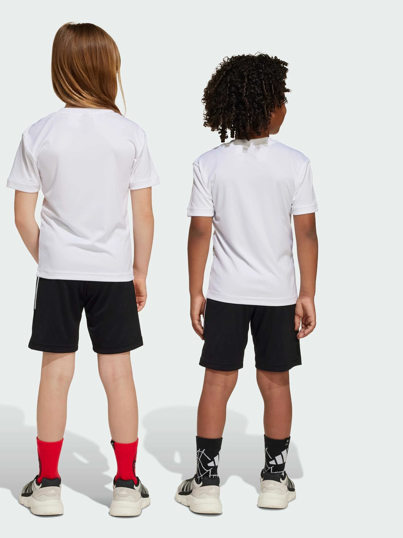 Костюмы Adidas x Disney модель JF3655 Костюмы Adidas x Disney модель JF3655 Фото