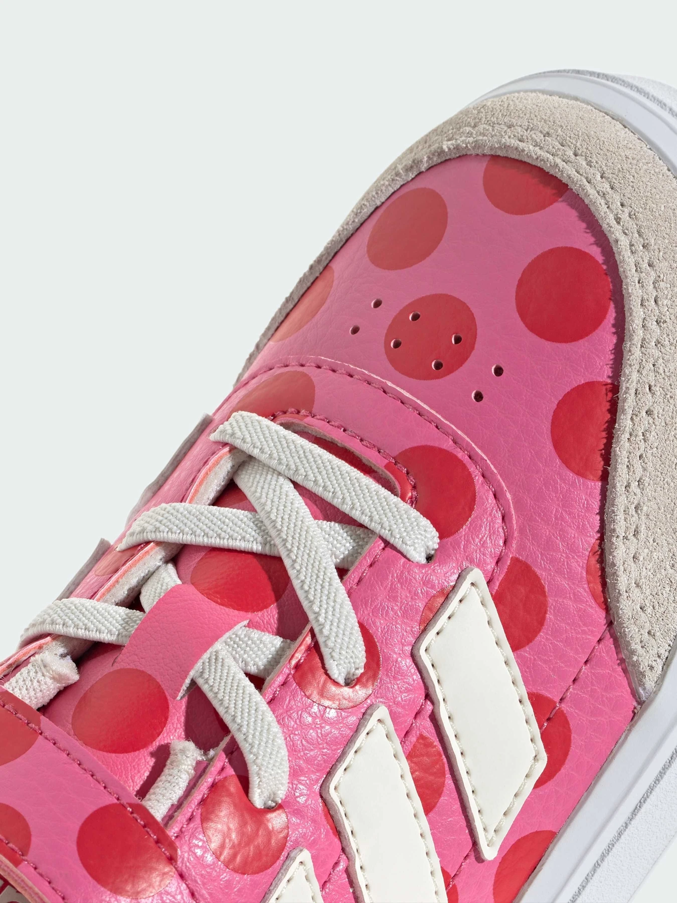 Кроссовки Adidas x Disney модель IH6286 Кроссовки Adidas x Disney модель IH6286 Фото
