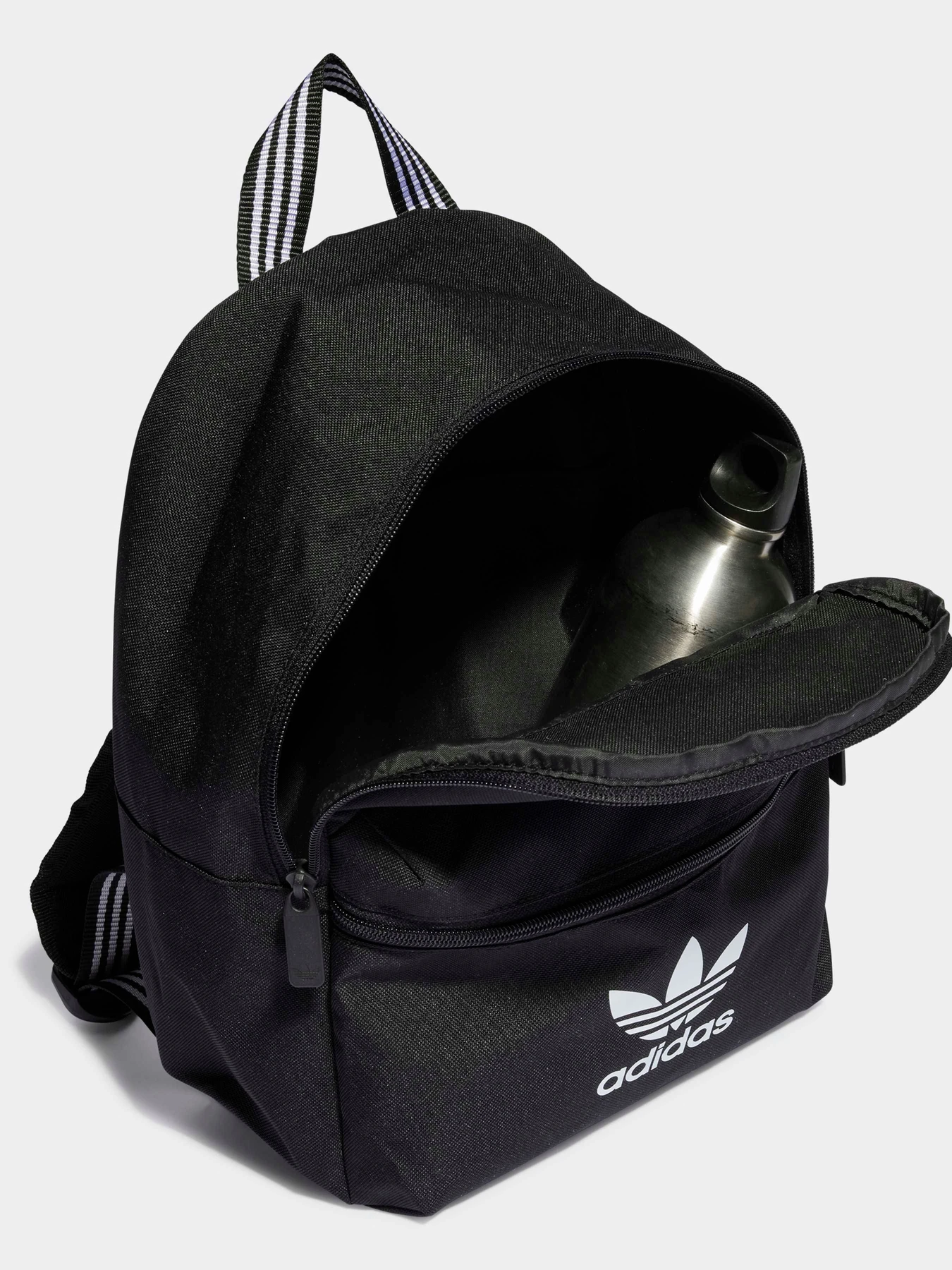 Рюкзаки Adidas Adicolor модель IJ0762 Рюкзаки Adidas Adicolor модель IJ0762 Фото