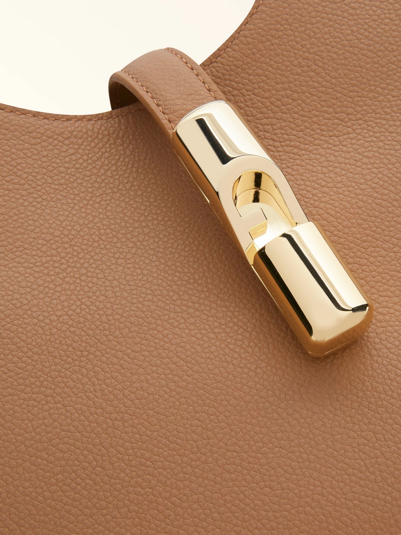 Сумки Furla модель WB01498BX3353YU5001007 Сумки Furla модель WB01498BX3353YU5001007 Фото