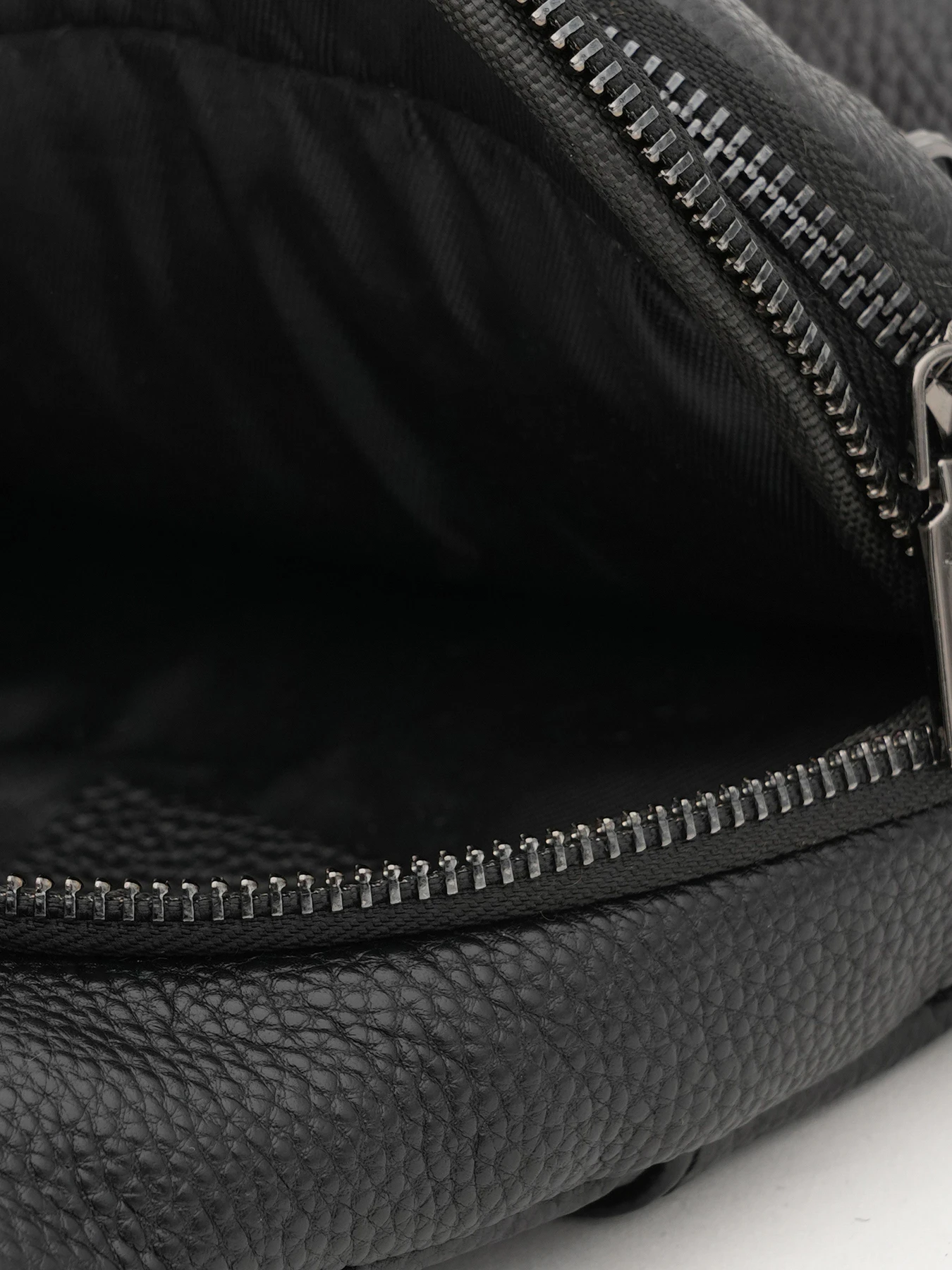 Рюкзаки Borsa Leather модель K1328b-black Рюкзаки Borsa Leather модель K1328b-black Фото