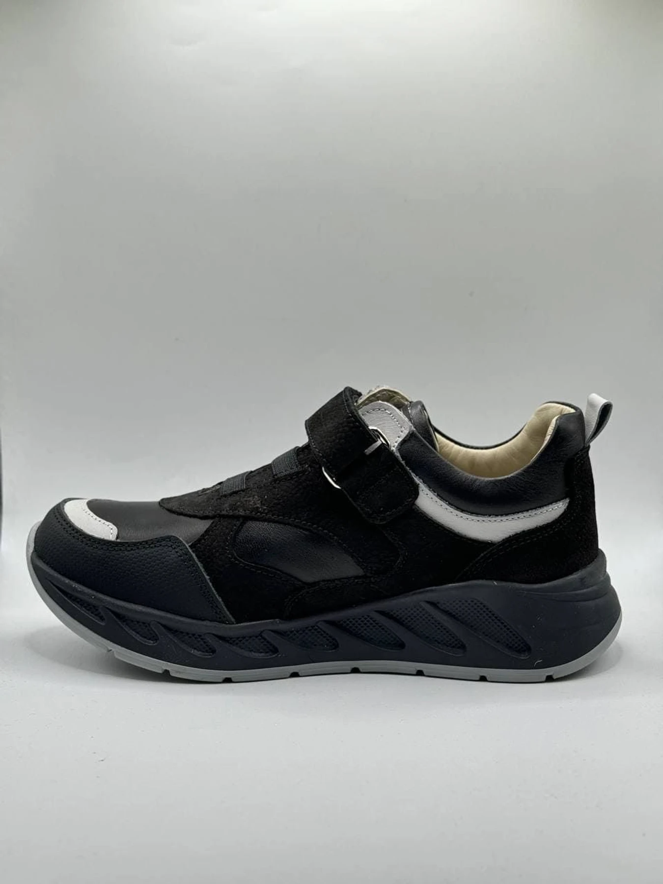 Кроссовки Perlina модель 105black Кроссовки Perlina модель 105black Фото