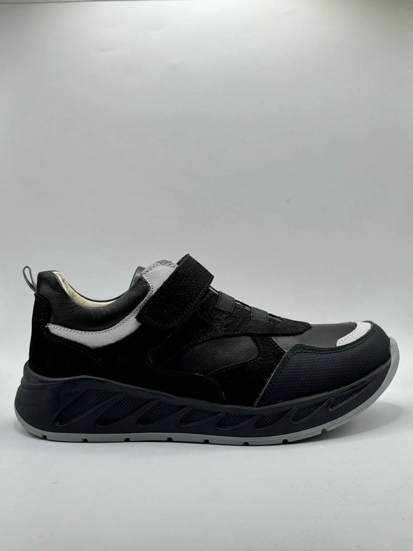 Кроссовки Perlina модель 105black Кроссовки Perlina модель 105black Фото