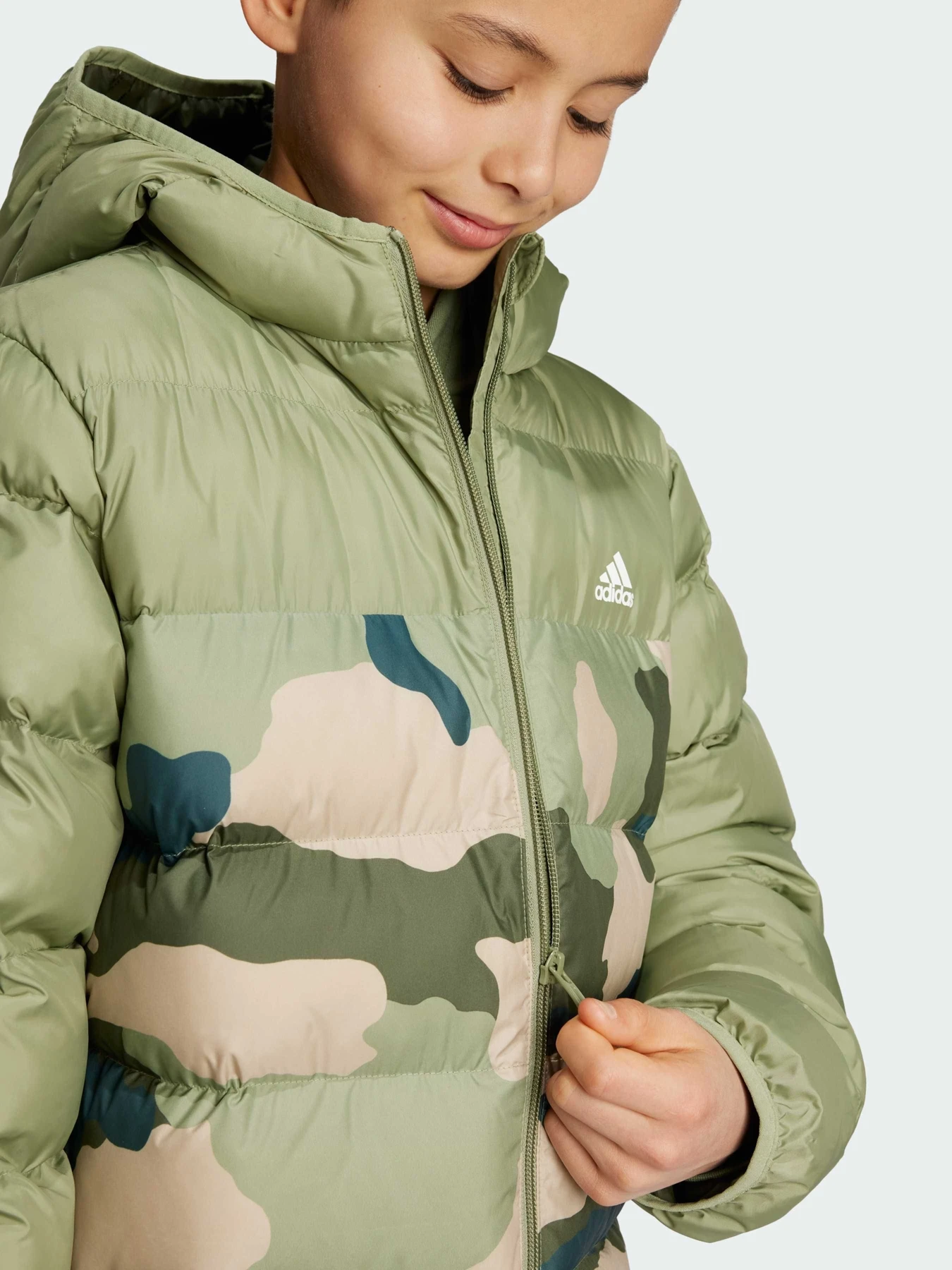Куртки и дубленки Adidas модель IW0545 Куртки и дубленки Adidas модель IW0545 Фото