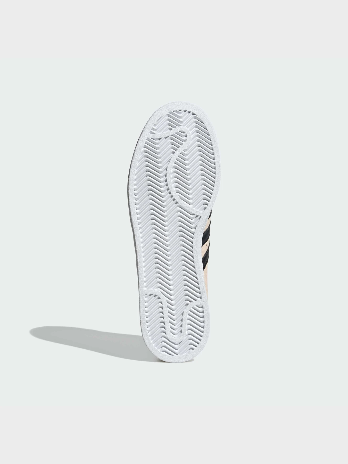 Кеды Adidas Культовые силуэты модель IE4593 Кеды Adidas Культовые силуэты модель IE4593 Фото