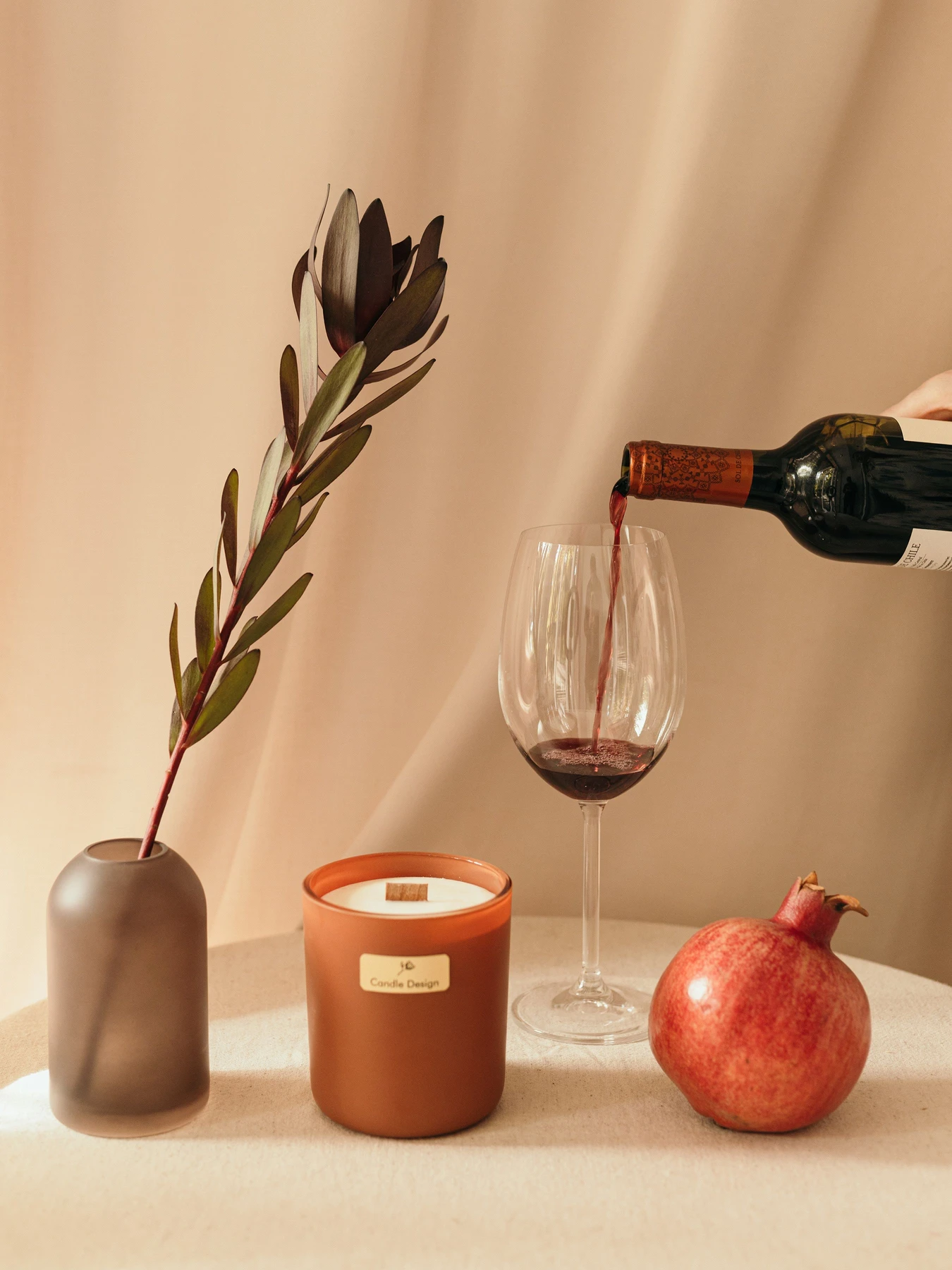 Ароматична свічка "Гранатове вино", Аромат: Pomegranate Bitters (Гранатове вино) Candle Design модель 210.0003 Ароматична свічка "Гранатове вино", Аромат: Pomegranate Bitters (Гранатове вино) Candle Design модель 210.0003 Фото