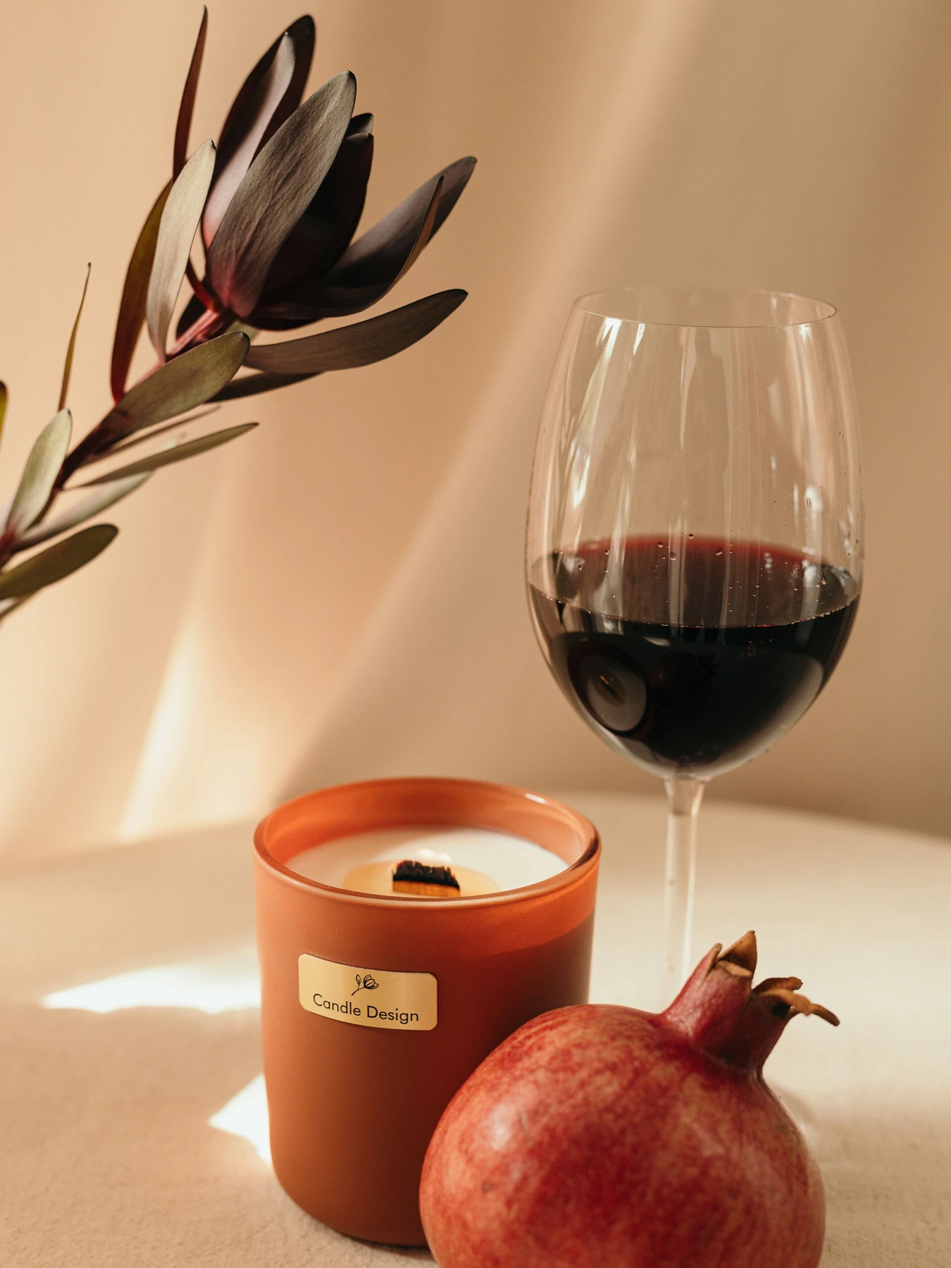 Ароматична свічка "Гранатове вино", Аромат: Pomegranate Bitters (Гранатове вино) Candle Design модель 210.0003 Ароматична свічка "Гранатове вино", Аромат: Pomegranate Bitters (Гранатове вино) Candle Design модель 210.0003 Фото