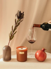 Ароматична свічка "Гранатове вино", Аромат: Pomegranate Bitters (Гранатове вино) Candle Design модель 210.0003 Фото