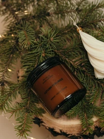 Аромасвічка в бурштиновій банці, аромат "вершково-гарбузовий" Candle Design модель 210.0016 Фото