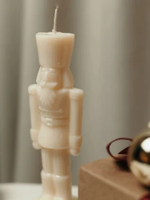 Аромасвеча "Оловянный солдатик", аромат - гранатовое вино Candle Design модель 170.2030 Фото
