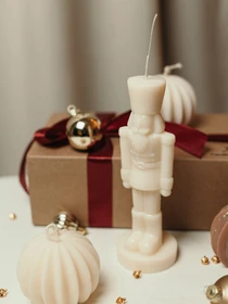 Аромасвеча "Оловянный солдатик", аромат - гранатовое вино Candle Design модель 170.2030 Фото