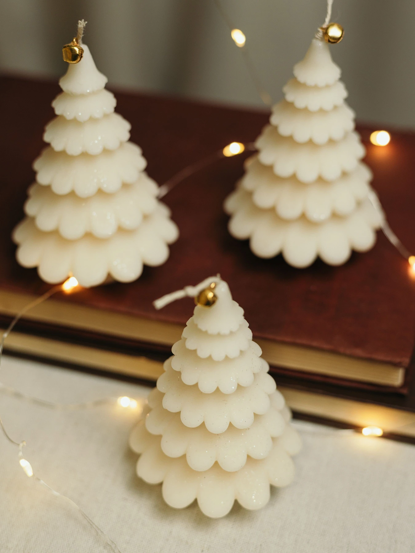 Аромасвеча "Новогодняя Елочка", аромат Горная сосна Candle Design модель 170.2014 Аромасвеча "Новогодняя Елочка", аромат Горная сосна Candle Design модель 170.2014 Фото