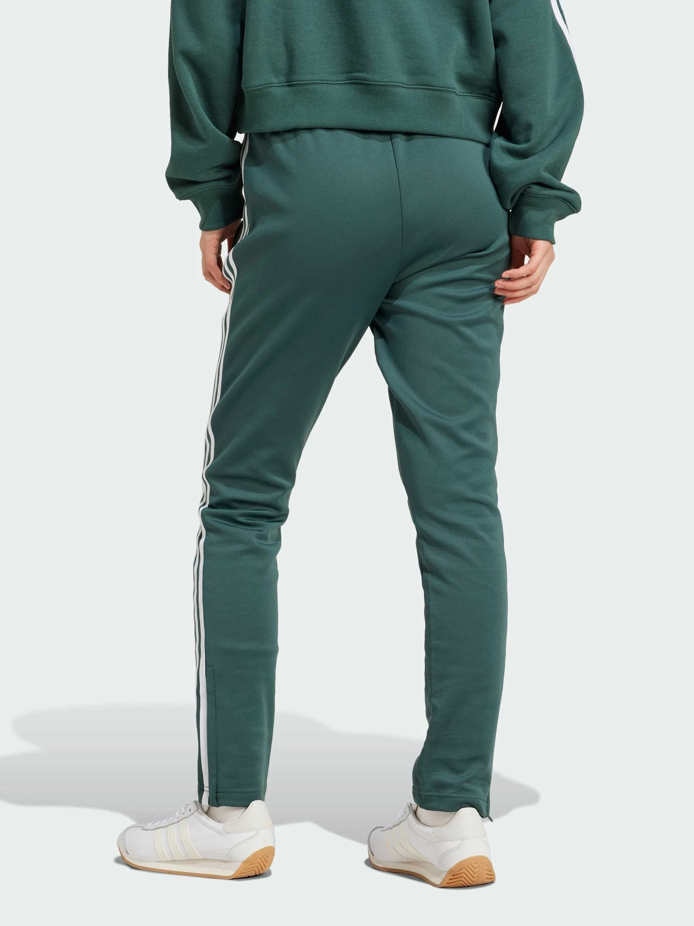 Штани Adidas модель IY2178 Штани Adidas модель IY2178 Фото