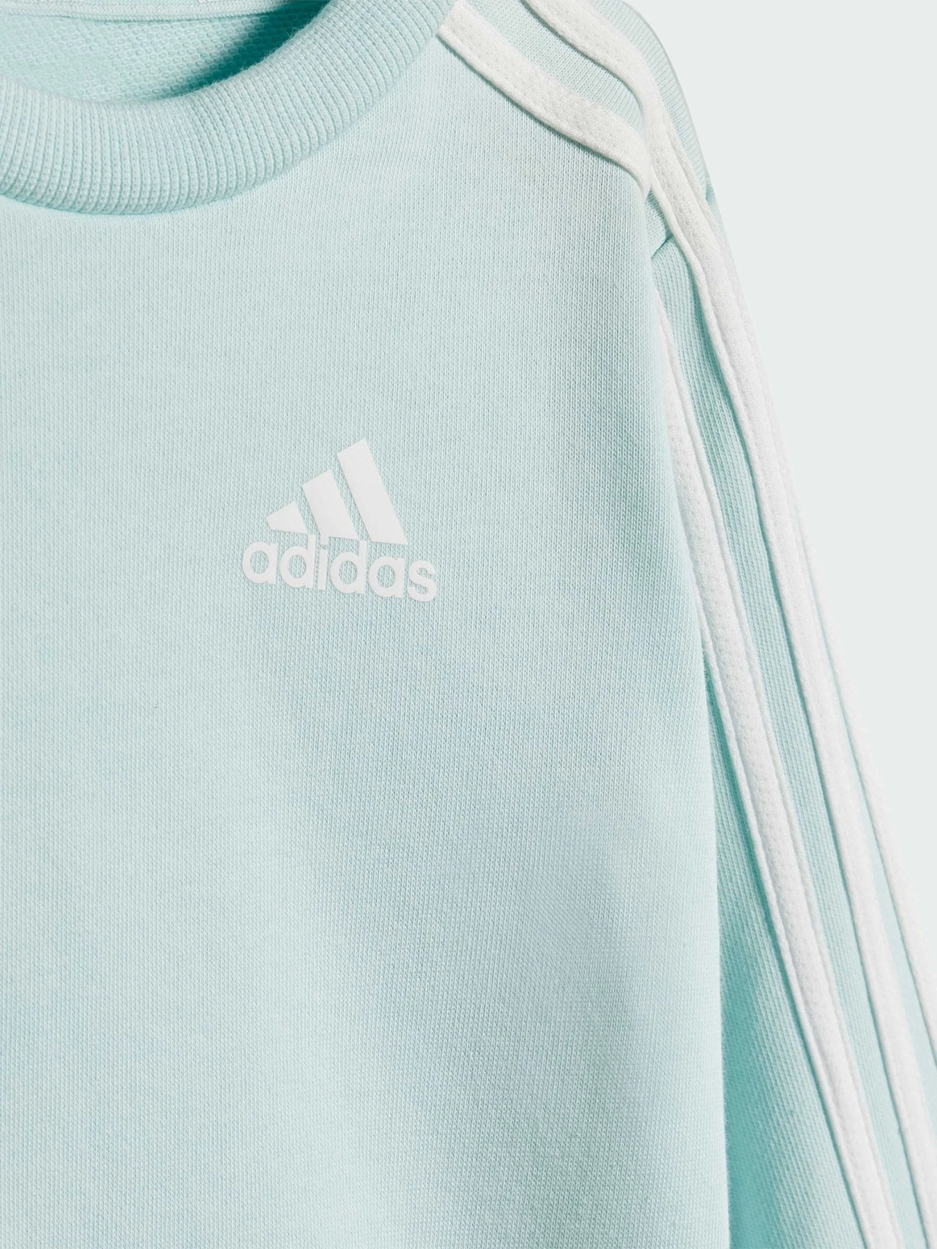 Костюмы Adidas модель IY7575 Костюмы Adidas модель IY7575 Фото