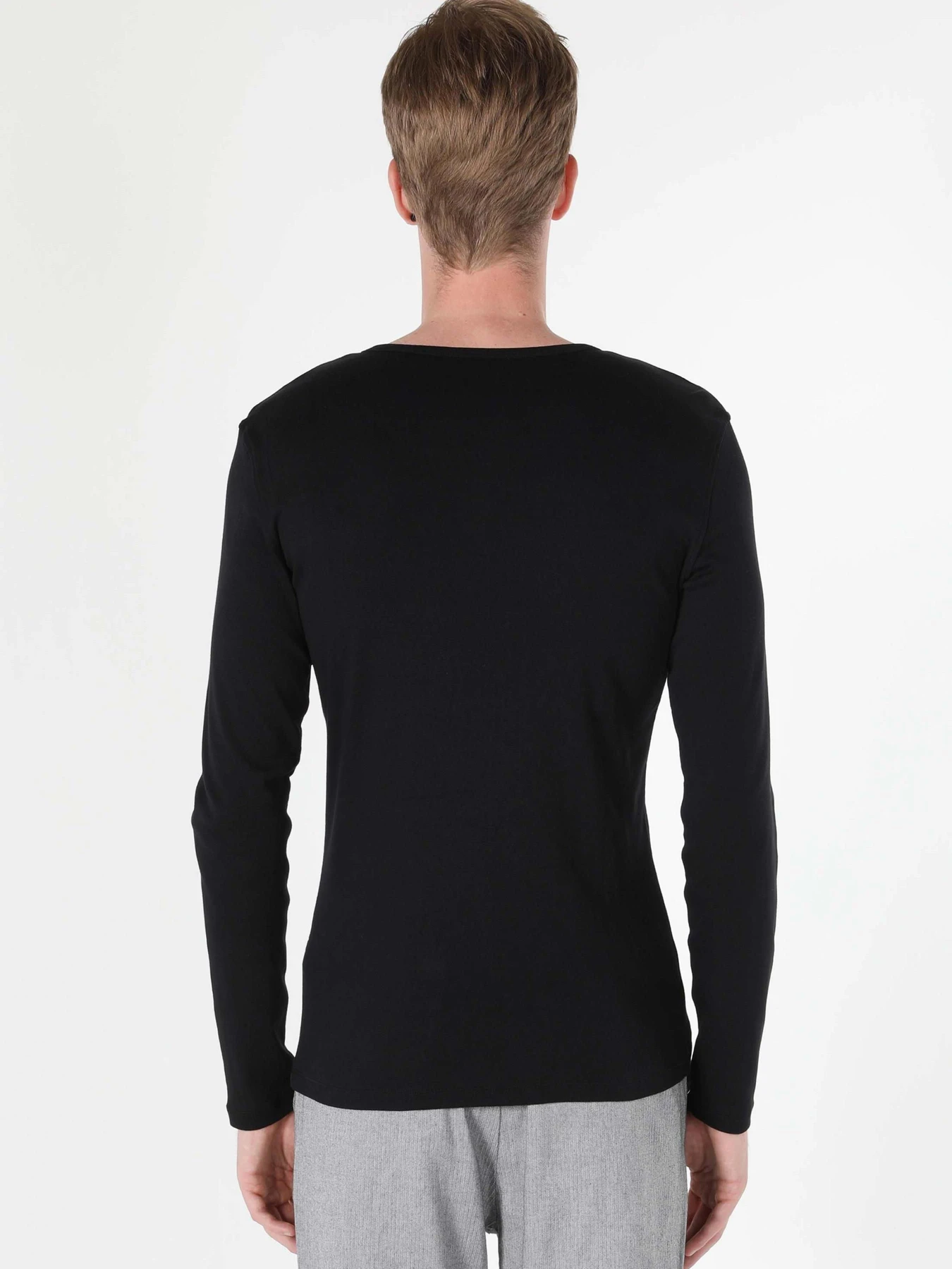 Худи и свитшоты Colin’s модель CL1022847_q1.v1_BLK Фото