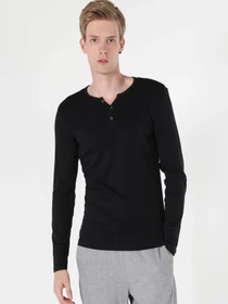 Худи и свитшоты Colin’s модель CL1022847_q1.v1_BLK Фото