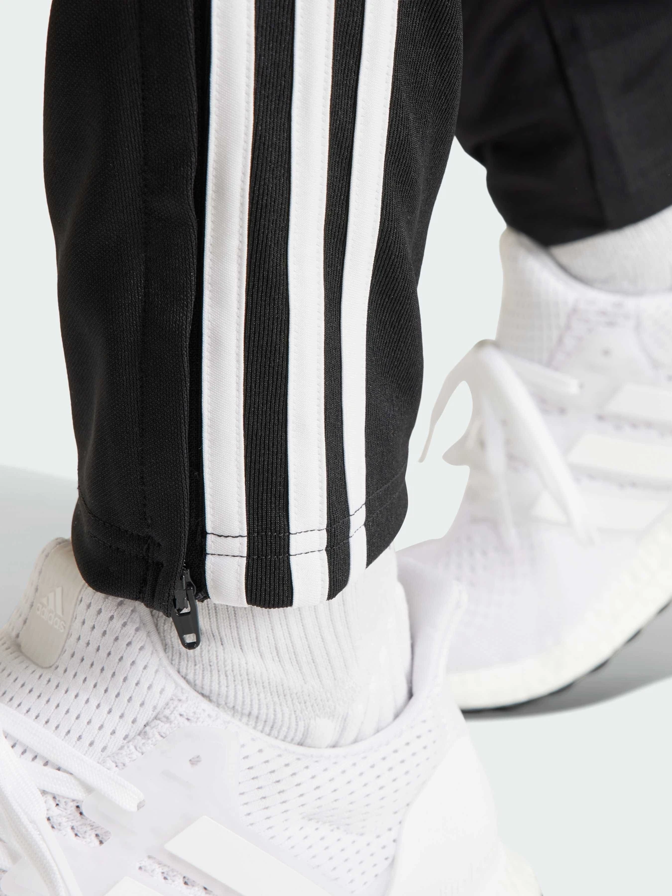 Брюки Adidas 3 Stripes модель IR7848 Фото