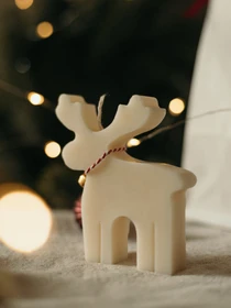 Аромасвечка "Оленик", аромат - Wassail (глинтвейн), натуральный оливковый воск Candle Design модель 170.2011 Фото