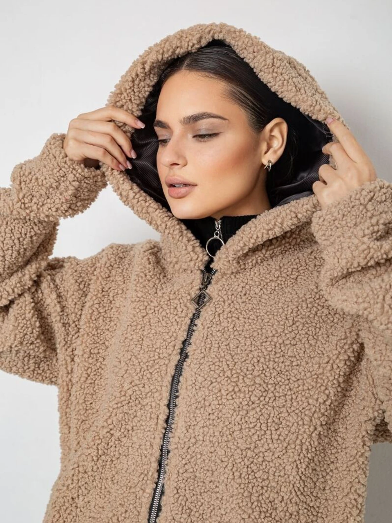 Худи и свитшоты Ager модель У-1132931::000000023 Фото