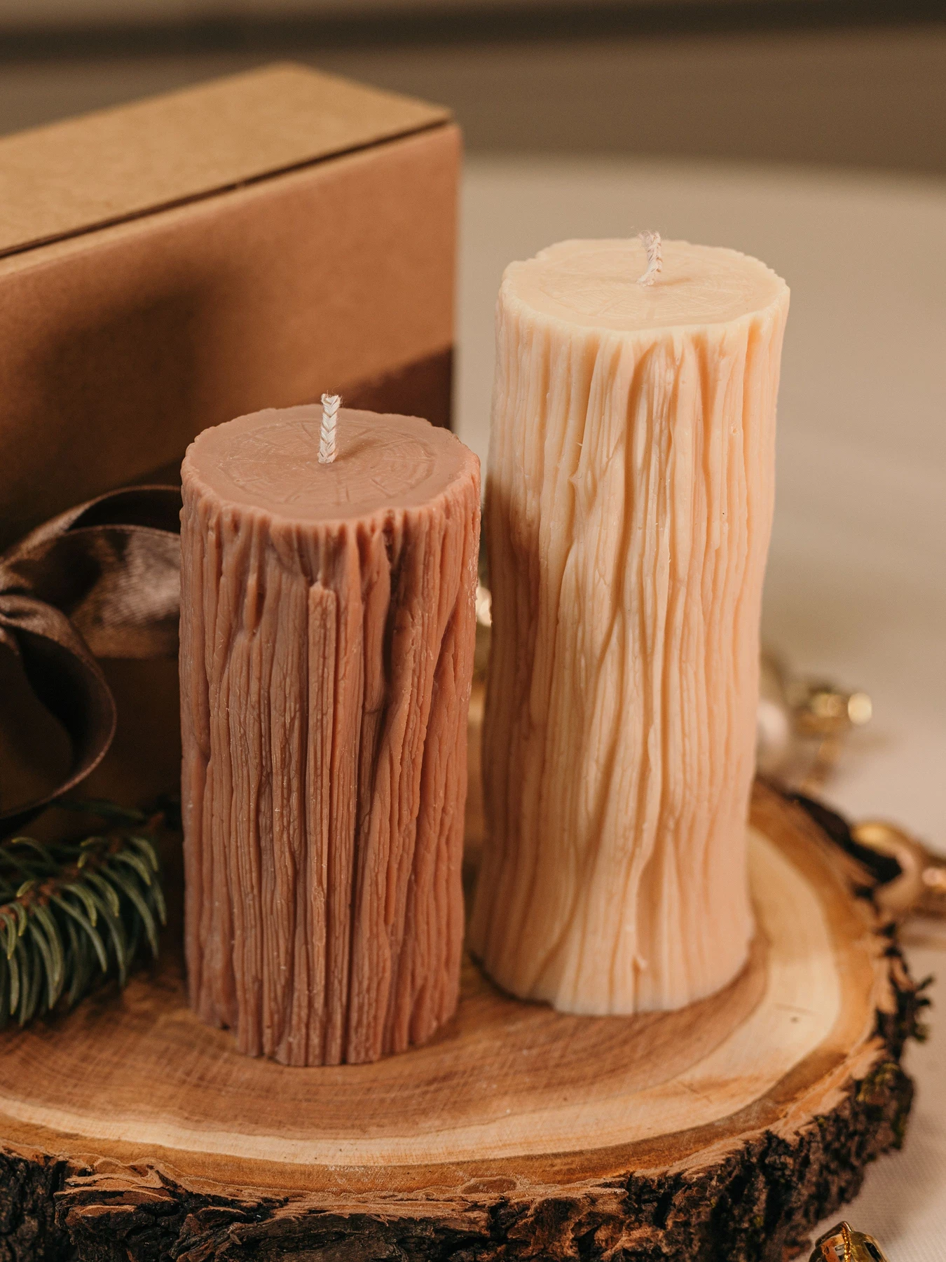 Аромасвеча "Полено", аромат - Redwoods and Moss (секвоя и мох) Candle Design модель 130.2012 Фото