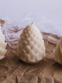 Рождественская свечка "Шишка", аромат - Дубовый мох и амбра Candle Design модель 170.2020 Фото