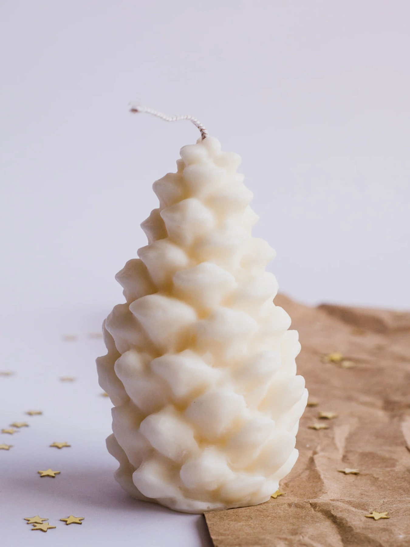 Рождественская свечка "Шишка Карпатская", аромат - Секвойя и мох Candle Design модель 170.2021 Фото