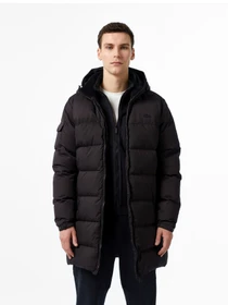 Куртки та дублянки Lacoste модель BH2526031 Фото