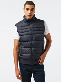 Куртки та дублянки Lacoste модель BH2313166 Фото