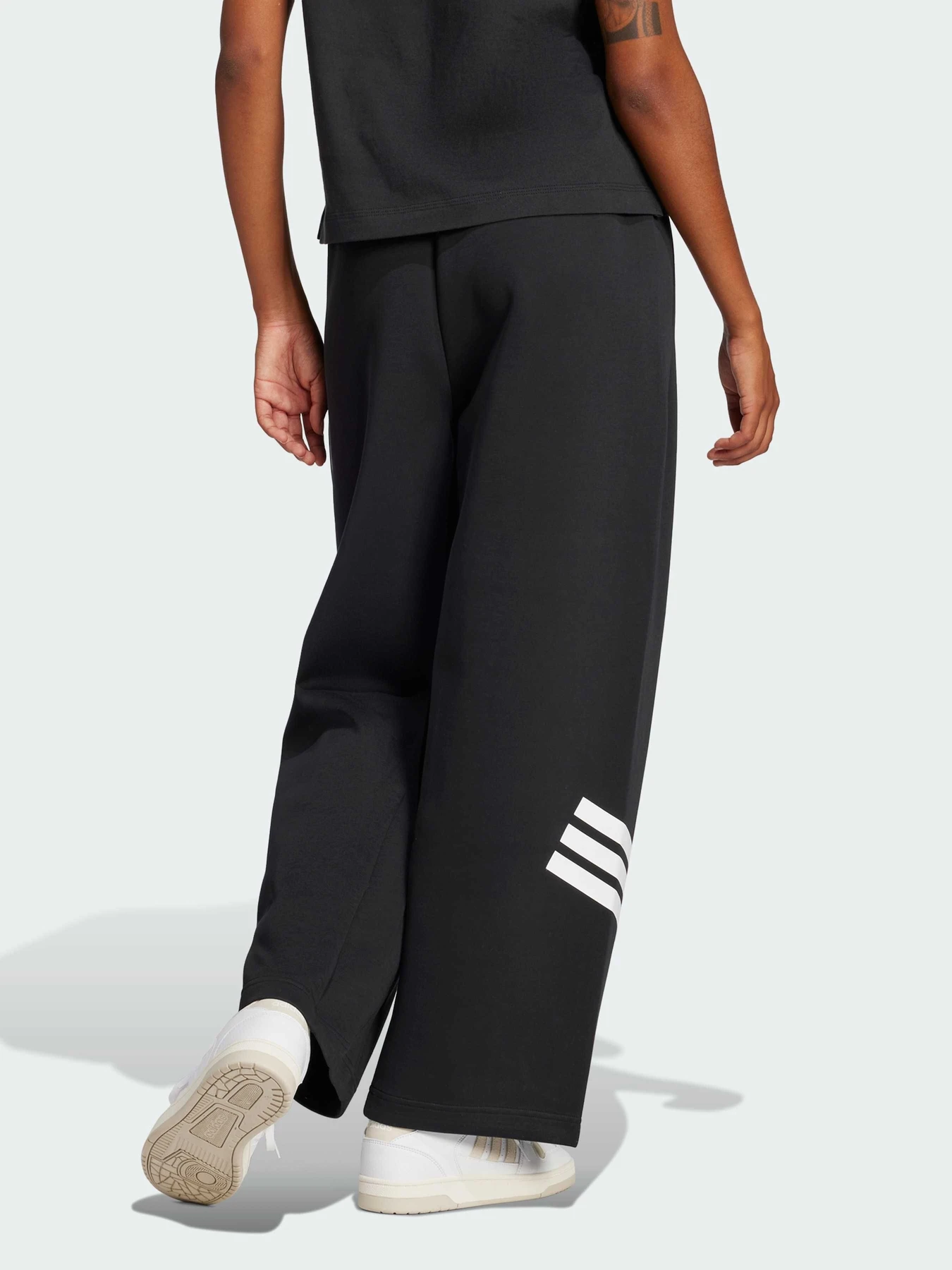 Штани Adidas 3 Stripes модель JE0150 Штани Adidas 3 Stripes модель JE0150 Фото