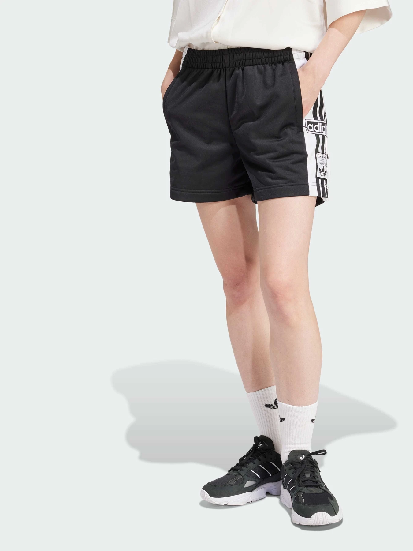 Шорты Adidas Adicolor модель IU2518 Фото