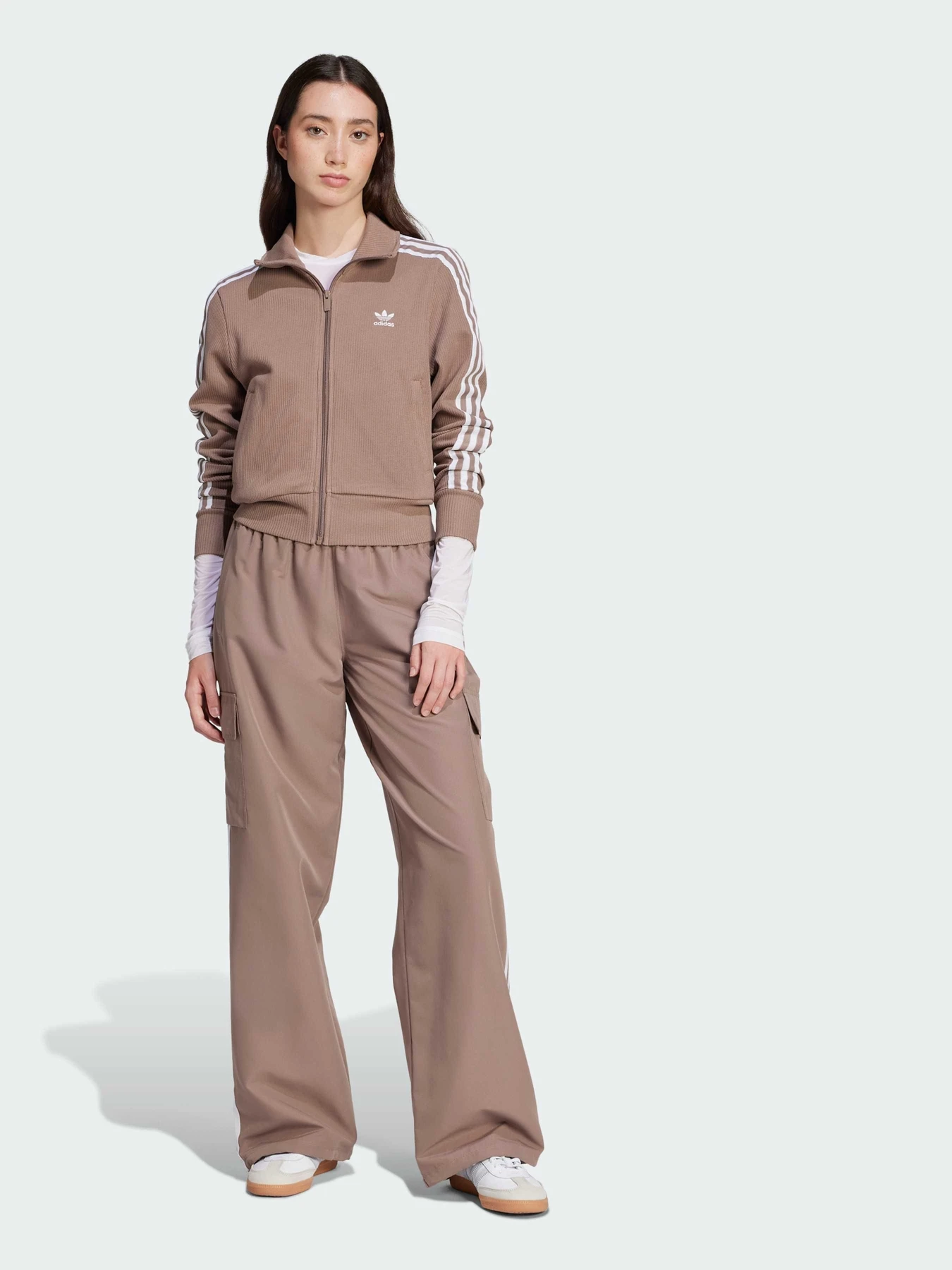 Худи и свитшоты Adidas Adicolor модель JD4604 Фото