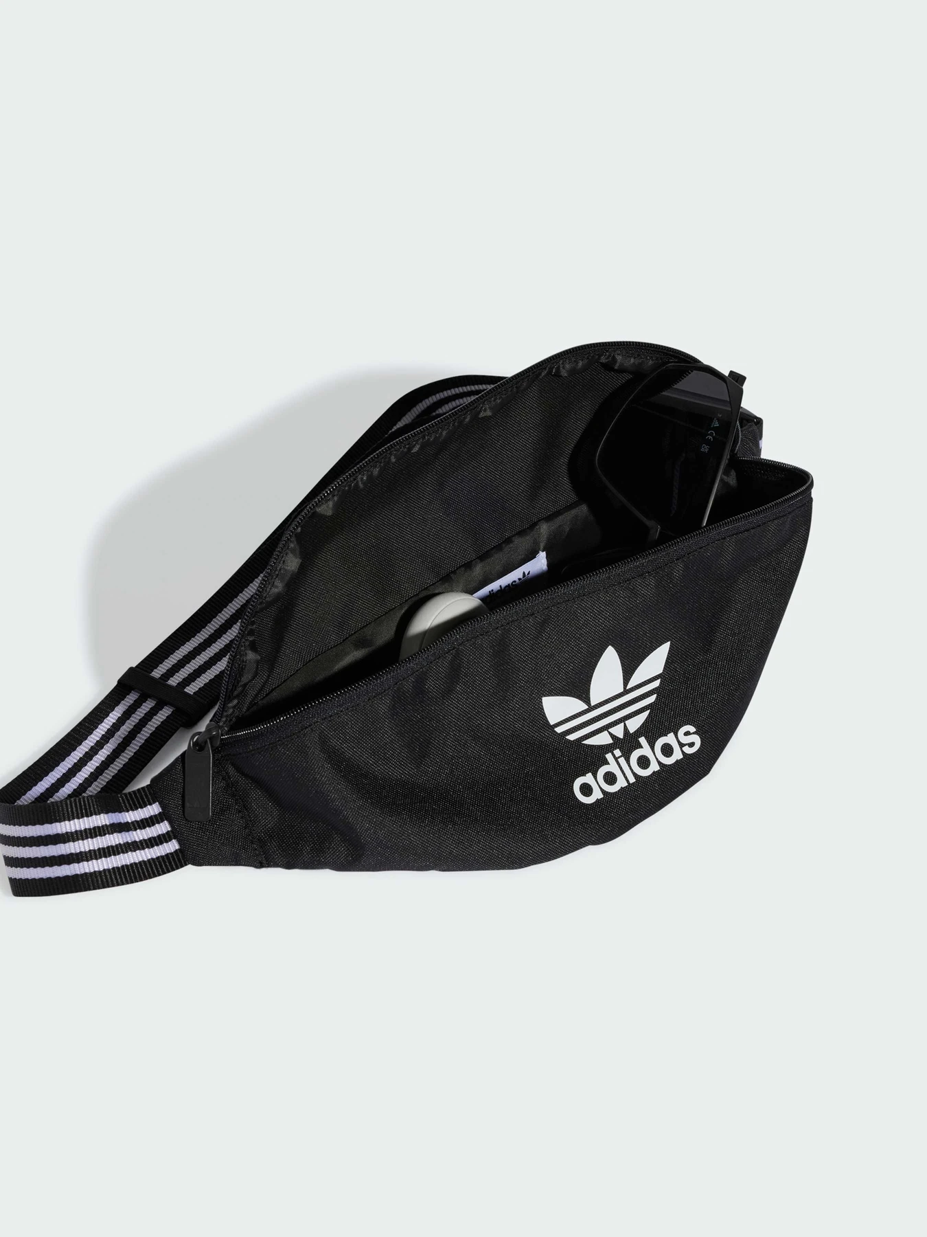 Сумки Adidas Adicolor модель IW0939 Сумки Adidas Adicolor модель IW0939 Фото