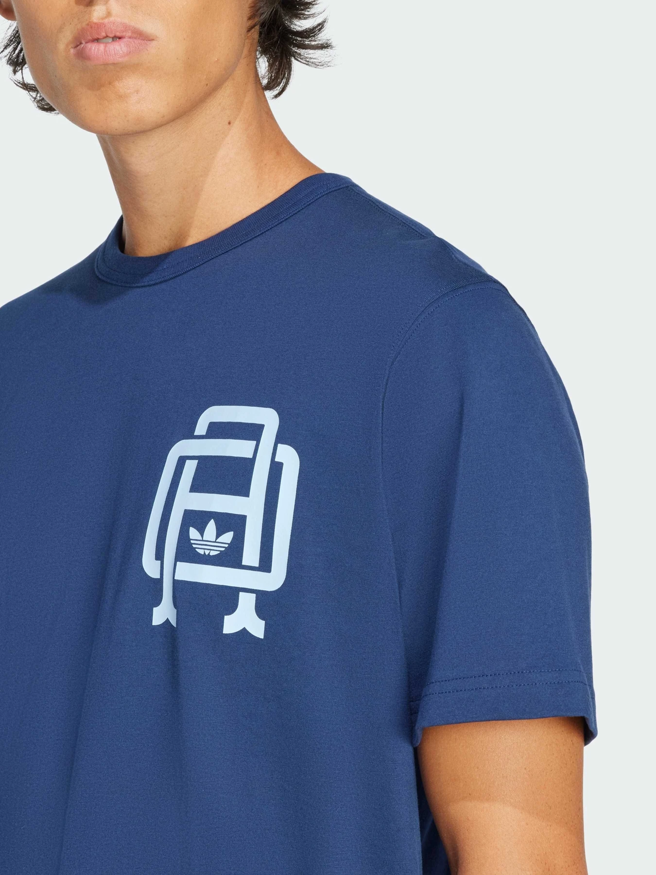 Футболки і поло Adidas Graphics модель JD3307 Футболки і поло Adidas Graphics модель JD3307 Фото