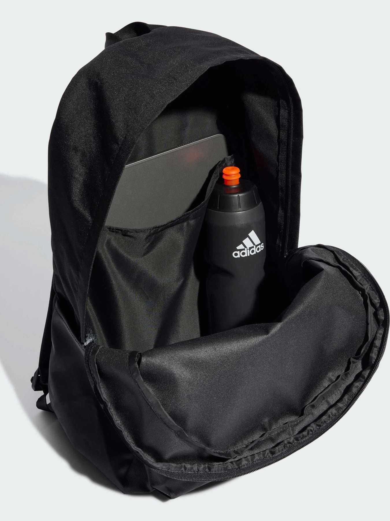 Рюкзаки Adidas модель JI6953 Рюкзаки Adidas модель JI6953 Фото