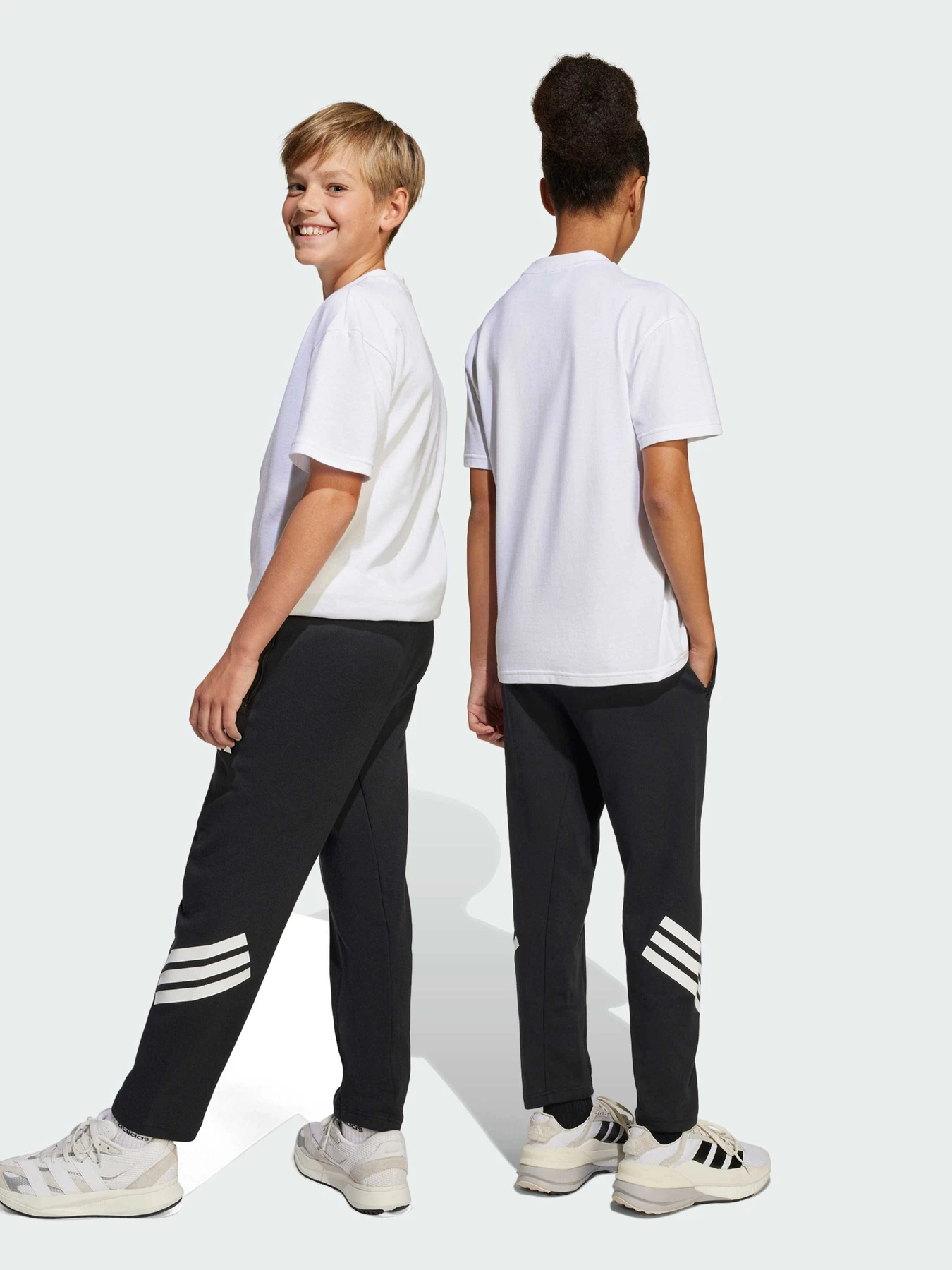 Брюки Adidas Культовые силуэты модель JJ4808 Фото