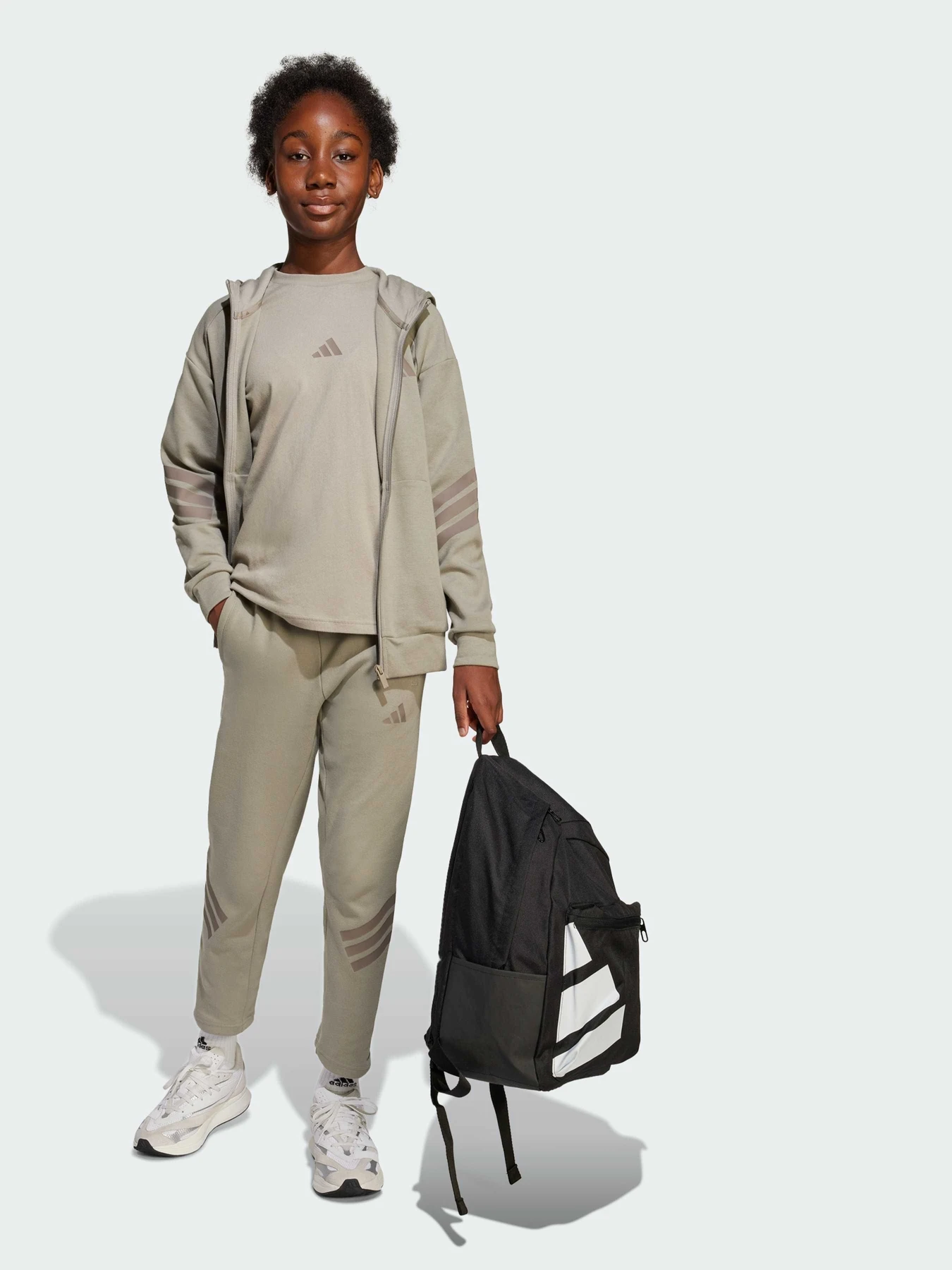 Футболки и поло Adidas Культовые силуэты модель JN8090 Футболки и поло Adidas Культовые силуэты модель JN8090 Фото