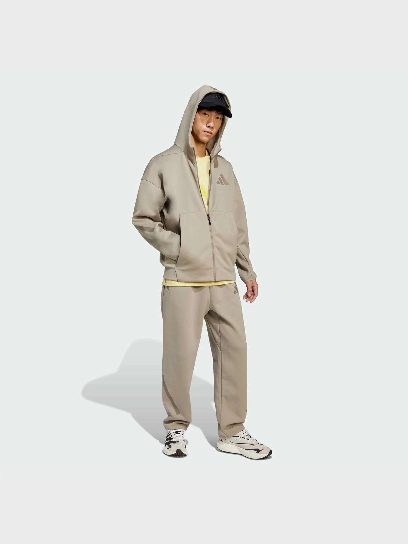 Штани Adidas Культові силуети модель JC6716 Штани Adidas Культові силуети модель JC6716 Фото