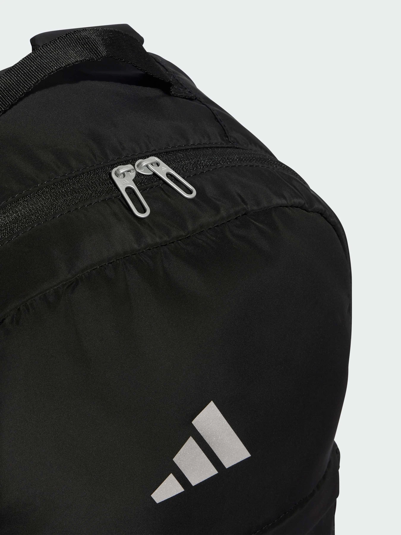 Рюкзаки Adidas Культові силуети модель JE3224 Рюкзаки Adidas Культові силуети модель JE3224 Фото