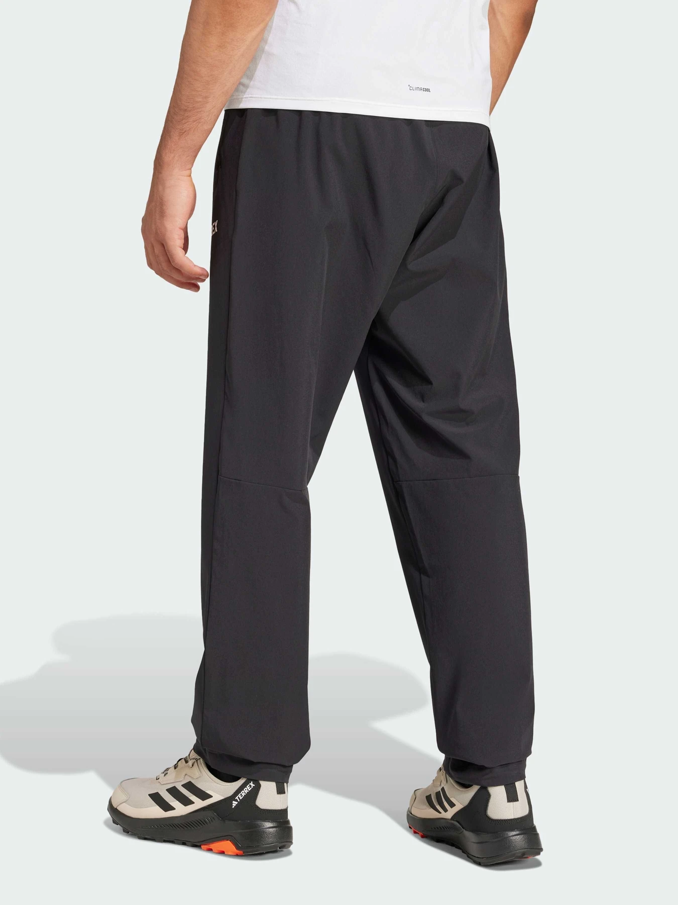 Брюки Adidas модель JP0811 Брюки Adidas модель JP0811 Фото