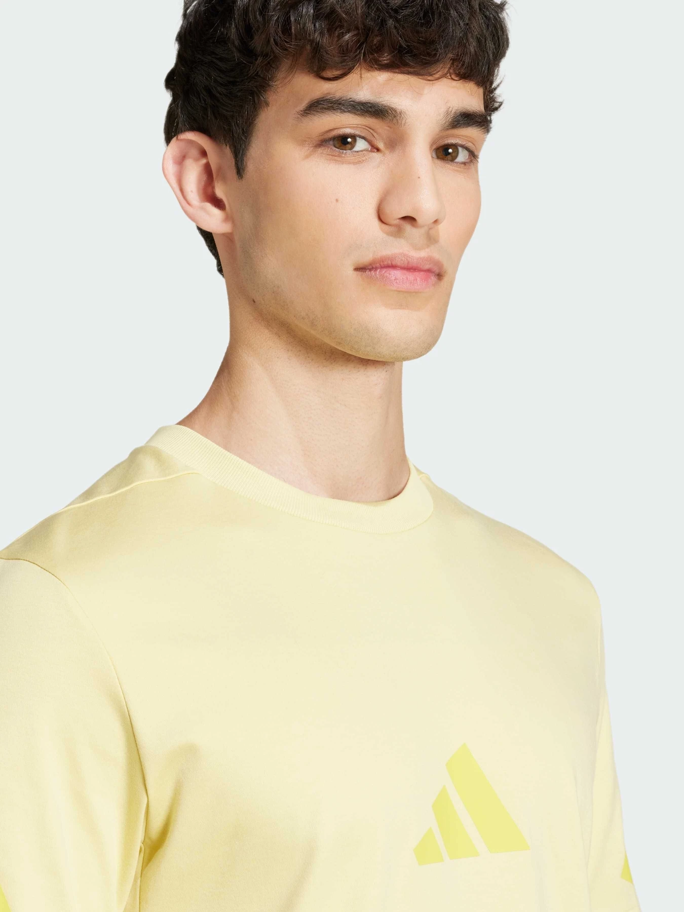 Футболки і поло Adidas ZNE модель JD5981 Футболки і поло Adidas ZNE модель JD5981 Фото