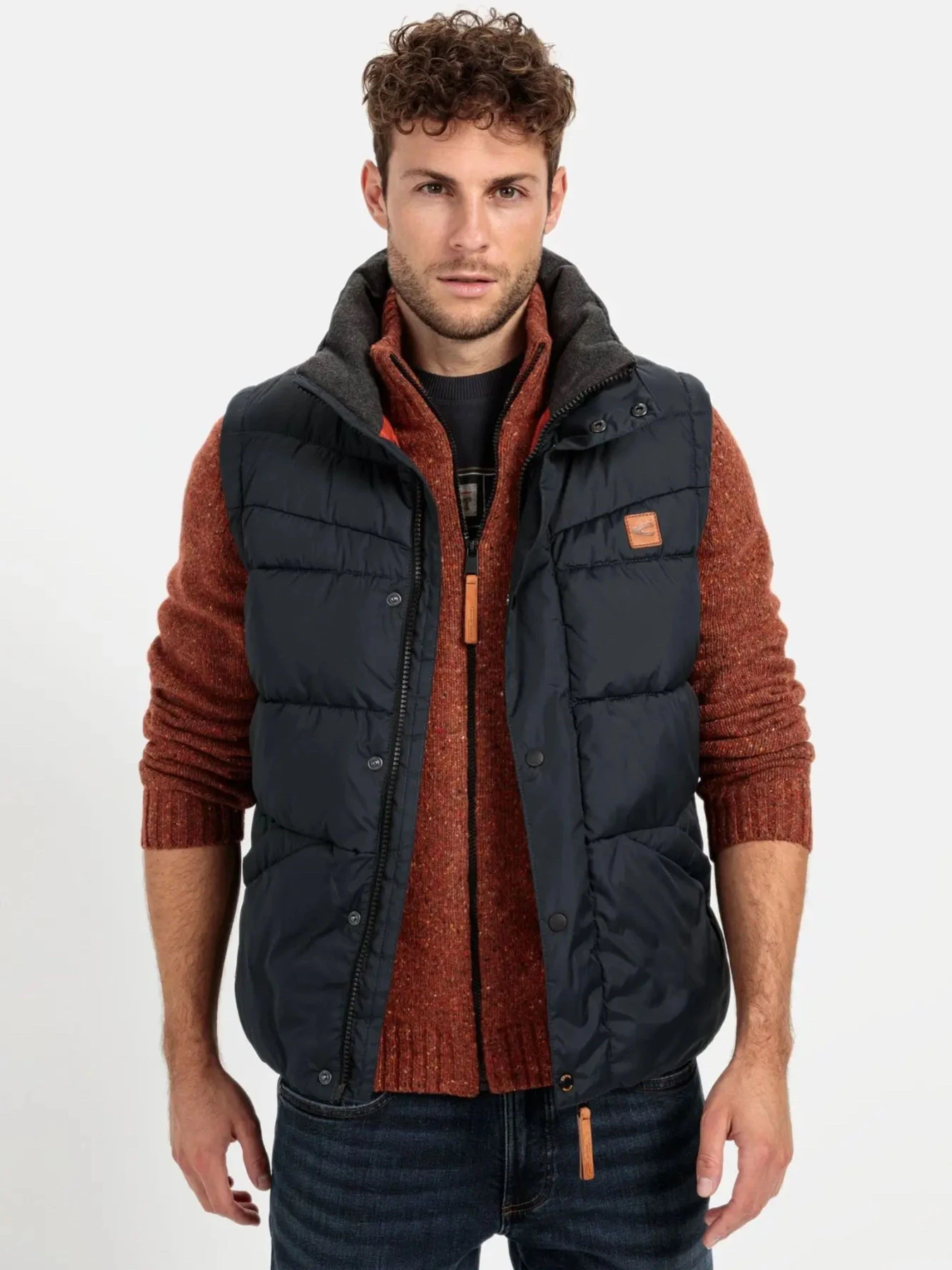 Куртки и дубленки Camel Active Vest модель 460900-4X33-47 Куртки и дубленки Camel Active Vest модель 460900-4X33-47 Фото