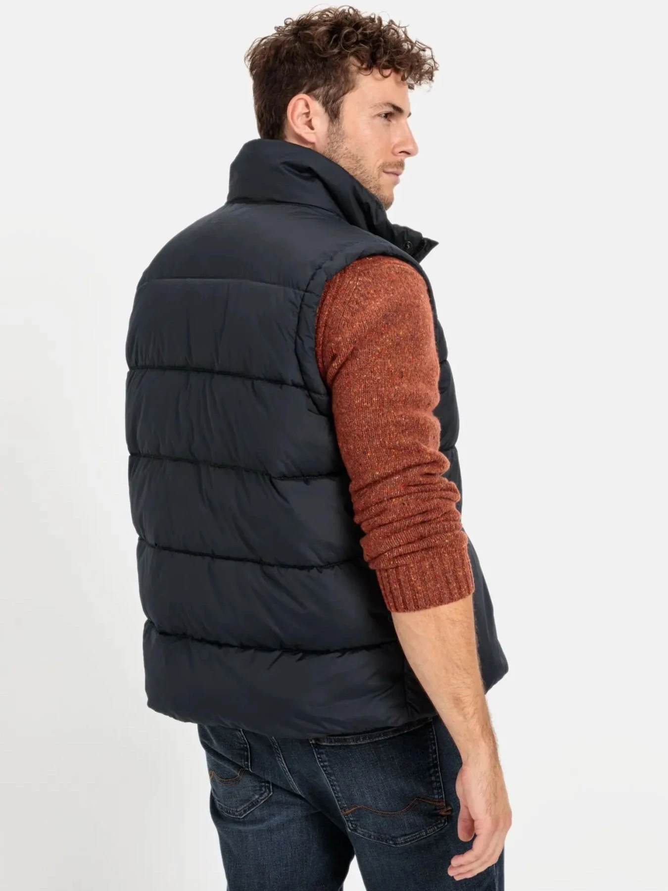 Куртки и дубленки Camel Active Vest модель 460900-4X33-47 Куртки и дубленки Camel Active Vest модель 460900-4X33-47 Фото