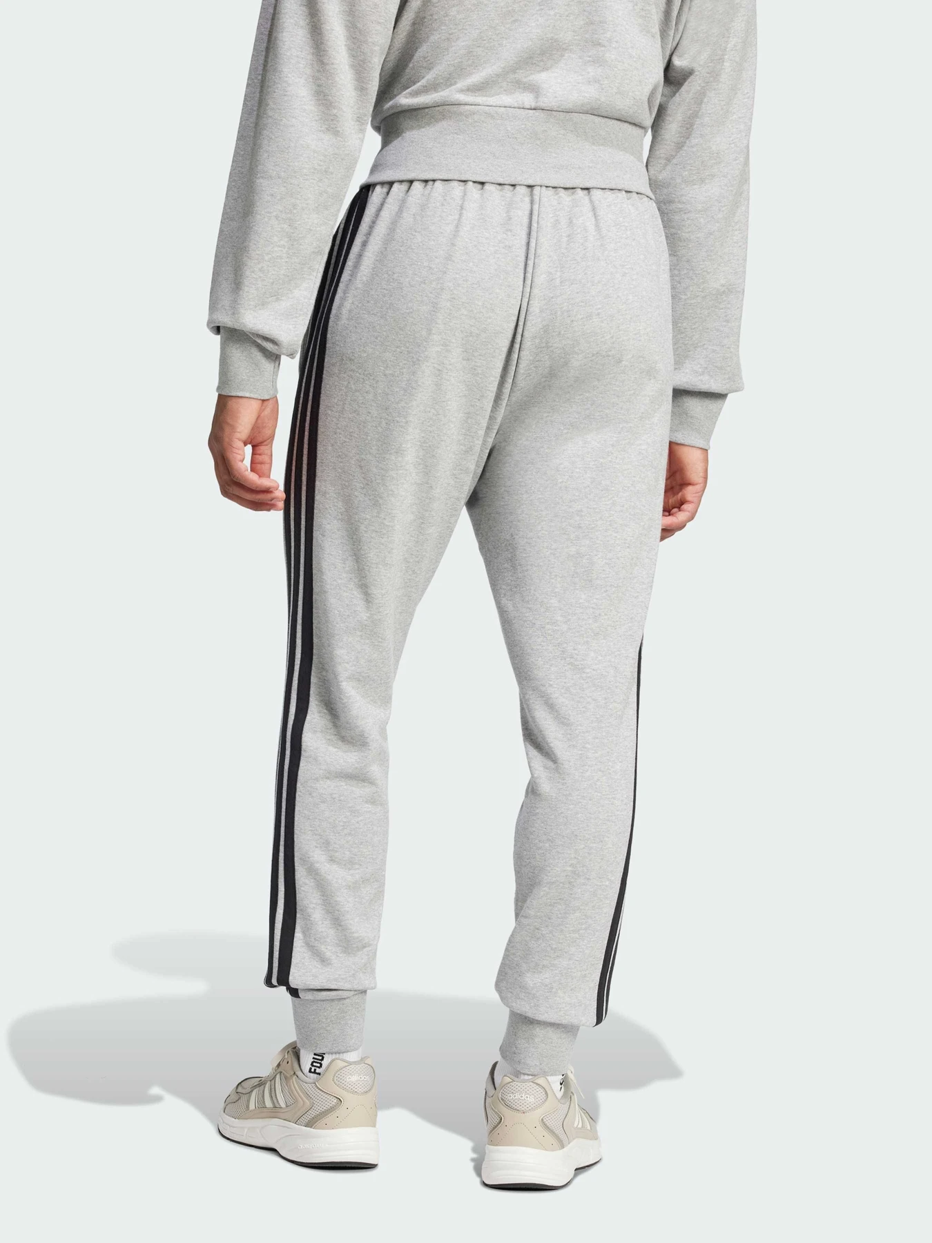 Брюки Adidas модель JE6346 Брюки Adidas модель JE6346 Фото