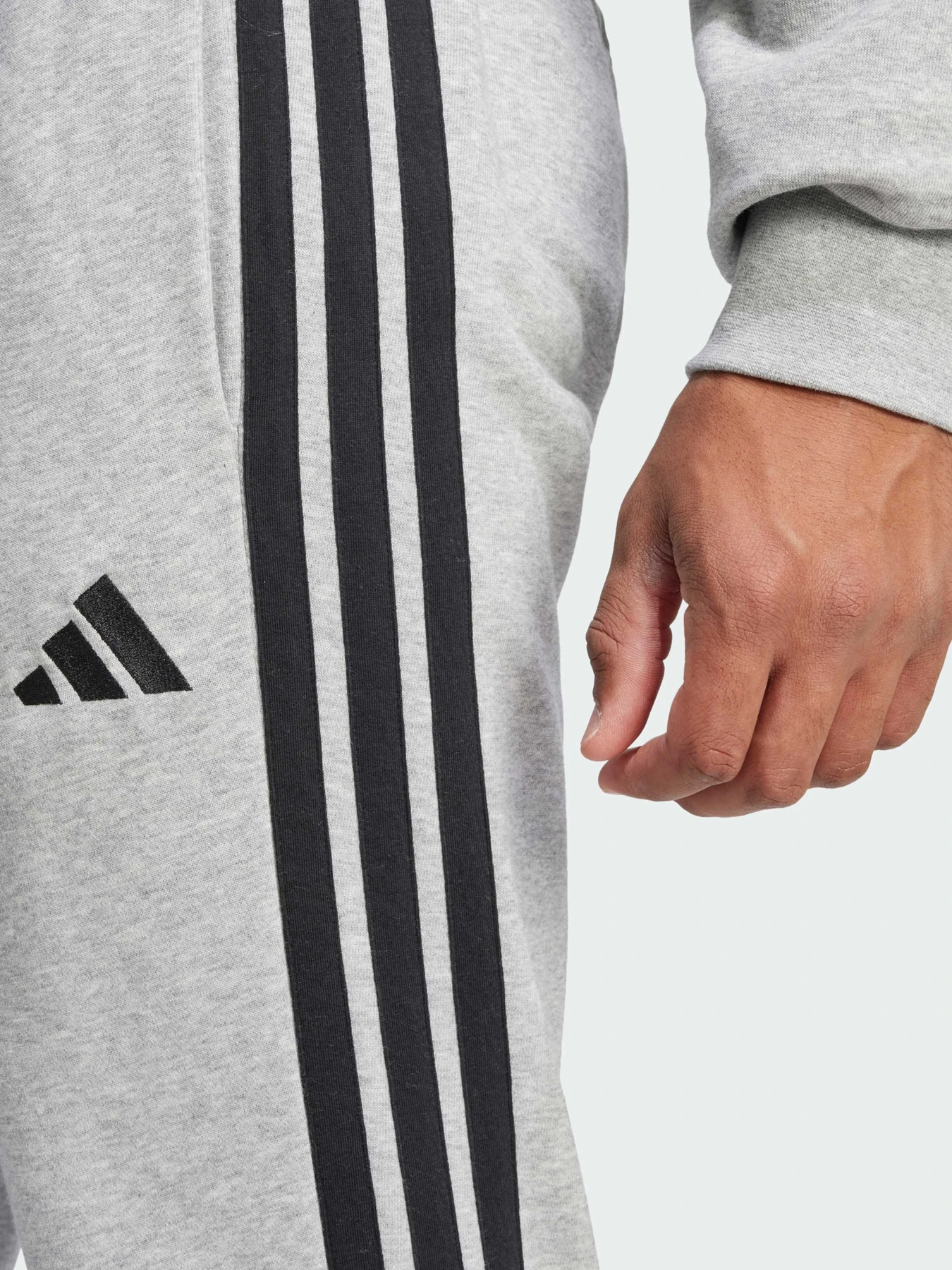 Брюки Adidas модель JE6346 Брюки Adidas модель JE6346 Фото