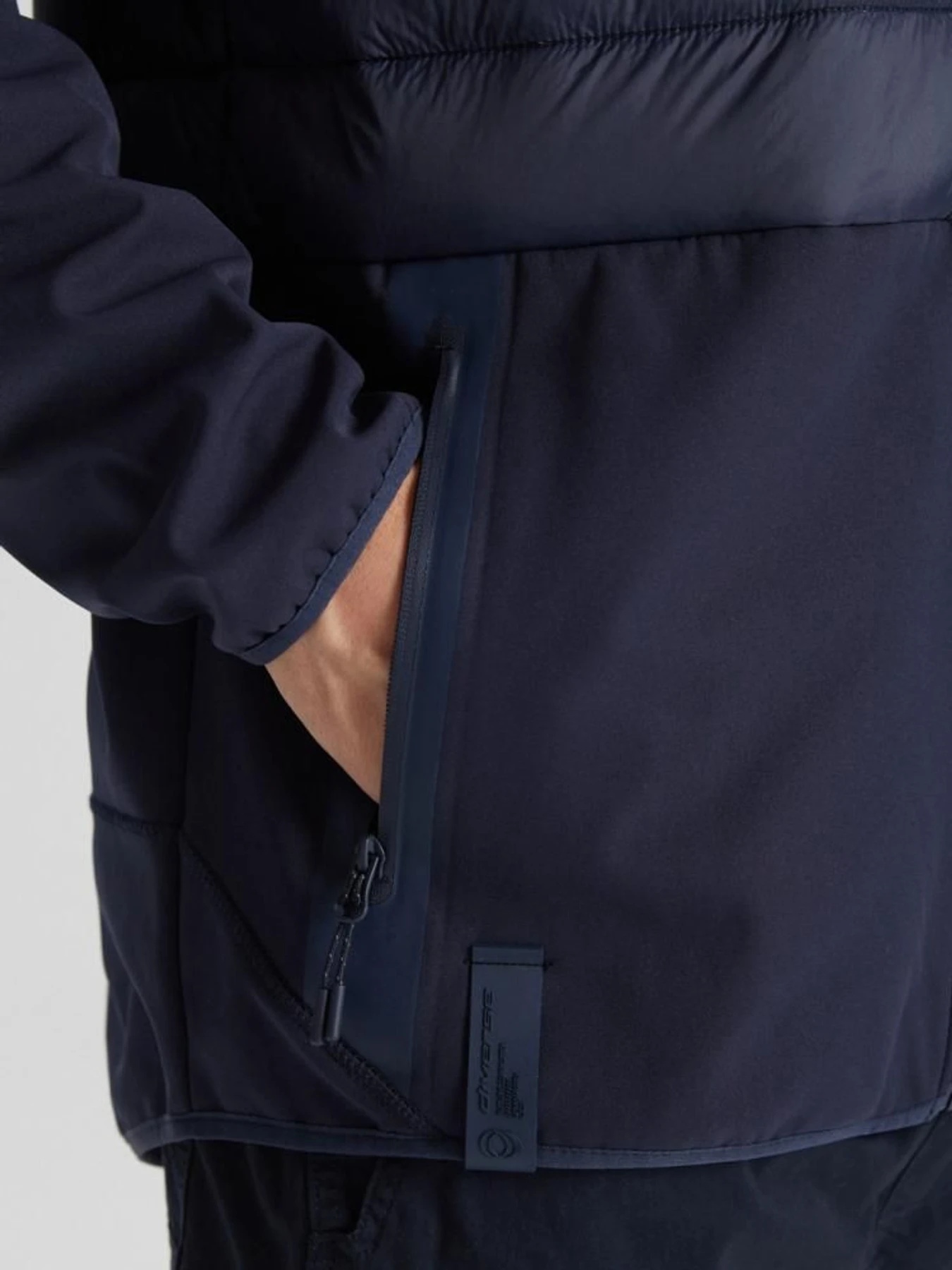 Куртки та дублянки DIVERSE Qualon модель 10042697 Куртки та дублянки DIVERSE Qualon модель 10042697 Фото