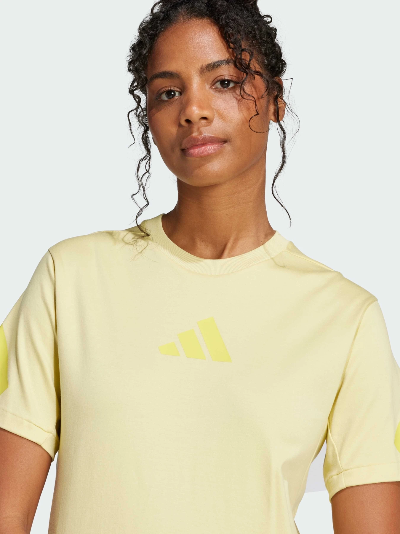 Футболки і поло Adidas ZNE модель JC5400 Футболки і поло Adidas ZNE модель JC5400 Фото