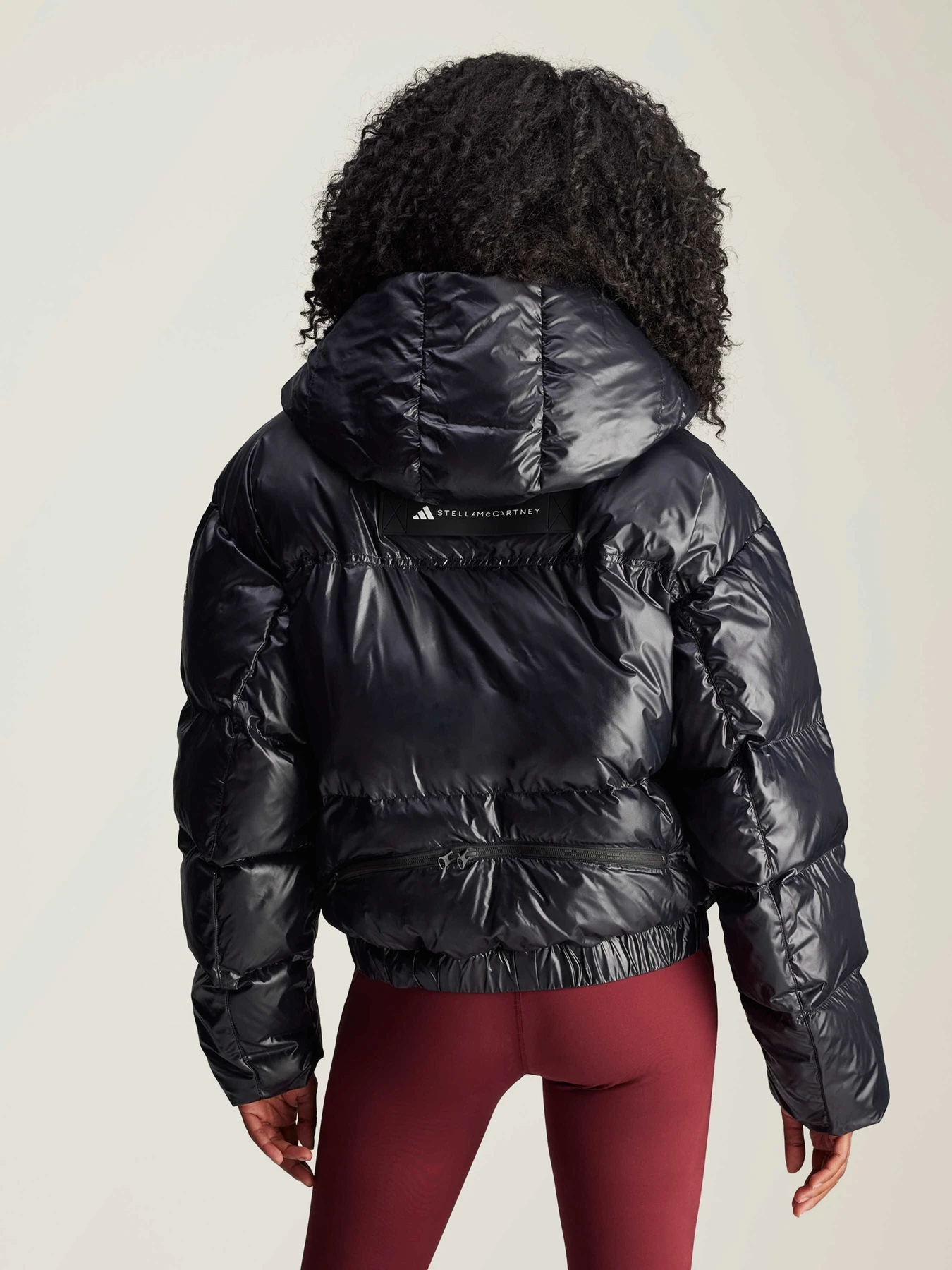 Куртки та дублянки Adidas модель IW9842 Фото
