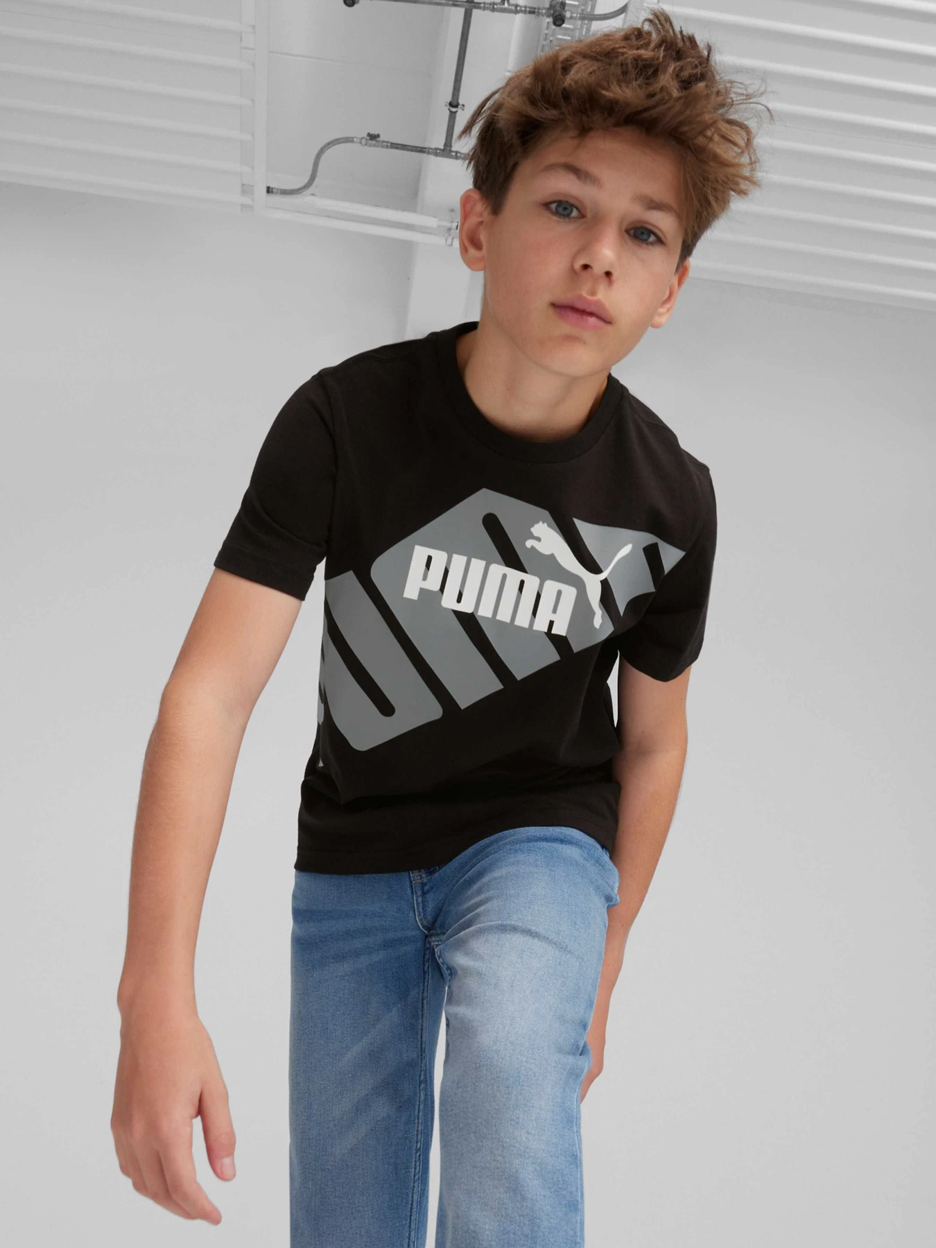 Футболки и поло PUMA Power Graphic Tee модель 679254 Футболки и поло PUMA Power Graphic Tee модель 679254 Фото