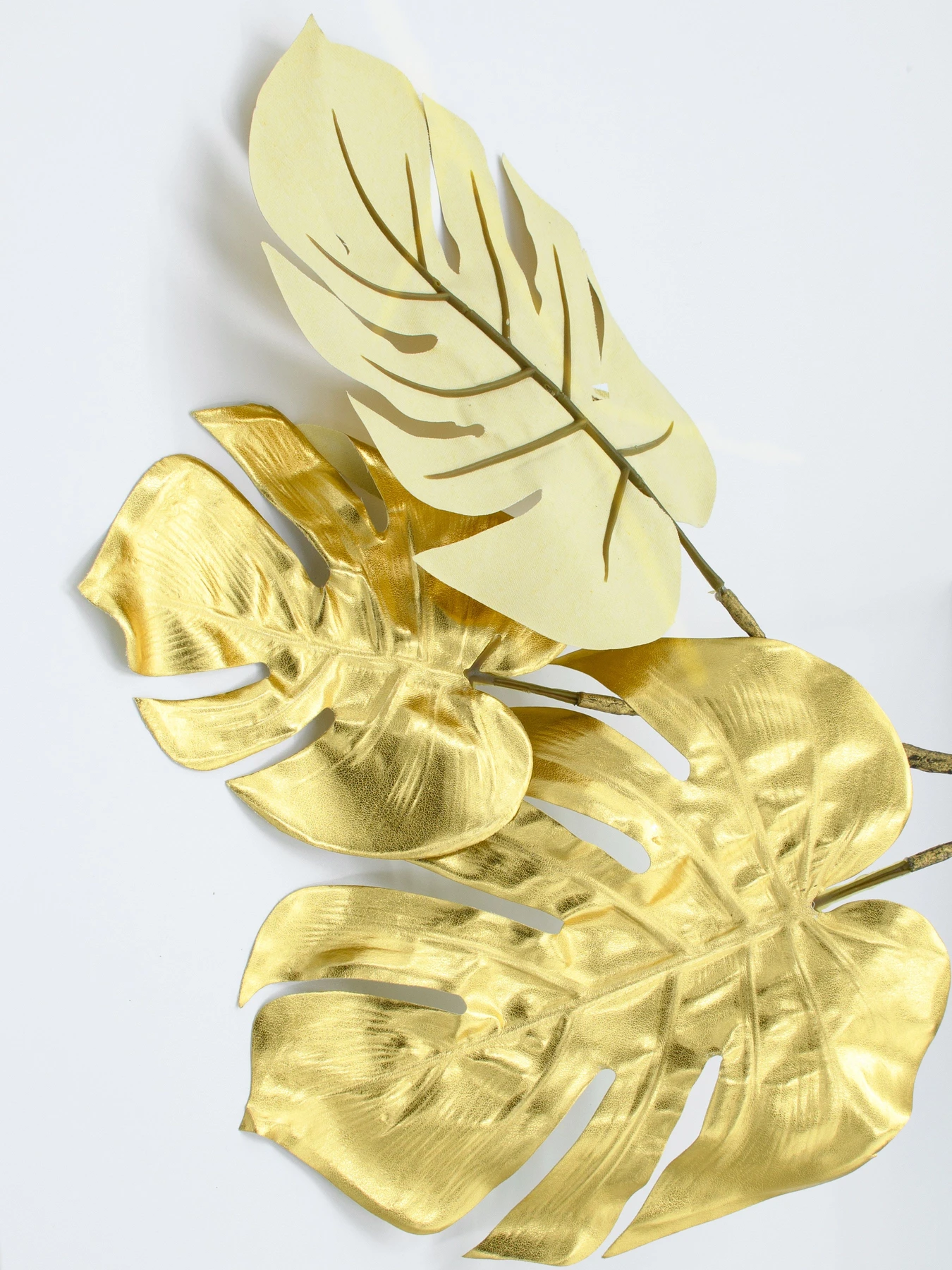 Искусственная ветка "Monstera", золото Engard модель TW-20 Искусственная ветка "Monstera", золото Engard модель TW-20 Фото